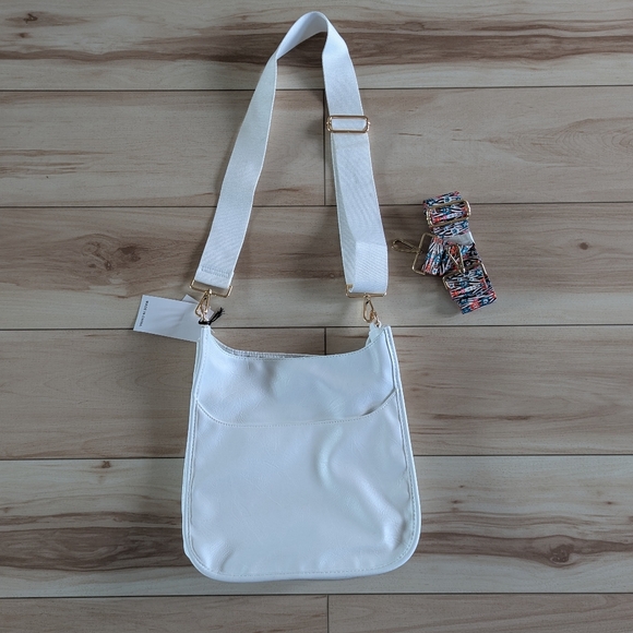 Ahdorned Faux Leather Messenger Crossbody w/ Fashion Strap White floral - Picture 3 of 8